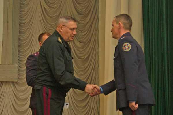 В НГУ вручили удостоверения участника боевых действий преподавателям, побывавшим в зоне АТО В НГУ вручили удостоверения участника боевых действий преподавателям, побывавшим в зоне АТО