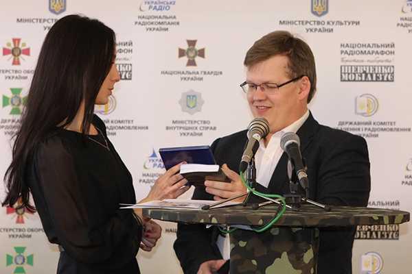 Бойцы Нацгвардии приняли участие в радиомарафоне "Шевченко мобілізує" Бойцы Нацгвардии приняли участие в радиомарафоне "Шевченко мобілізує"