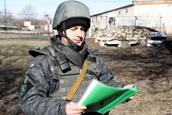 В учебном центре днепропетровского полка провели тактические учения с боевой стрельбой