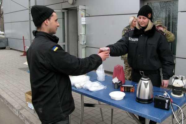 Бойцы Нацгвардии приняли участие в весеннем субботнике