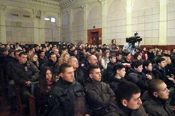В Бердянске гвардейцев из зоны АТО встретили праздничным концертом В Бердянске гвардейцев из зоны АТО встретили праздничным концертом