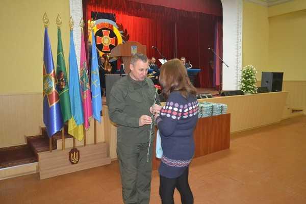 На Харьковщине поздравили с праздником женщин-военнослужащих На Харьковщине поздравили с праздником женщин-военнослужащих