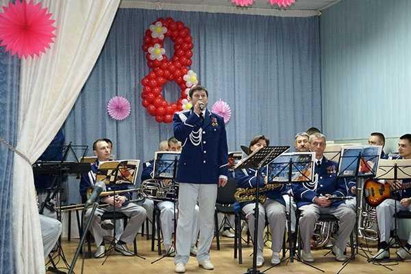В Одессе прекрасная половина воинской части 3014 получила подарки и поздравления В Одессе прекрасная половина воинской части 3014 получила подарки и поздравления