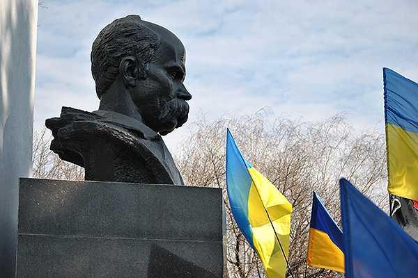 Гвардейцы в Славянске приняли участие в митинге, посвященном Т.Г. Шевченко 