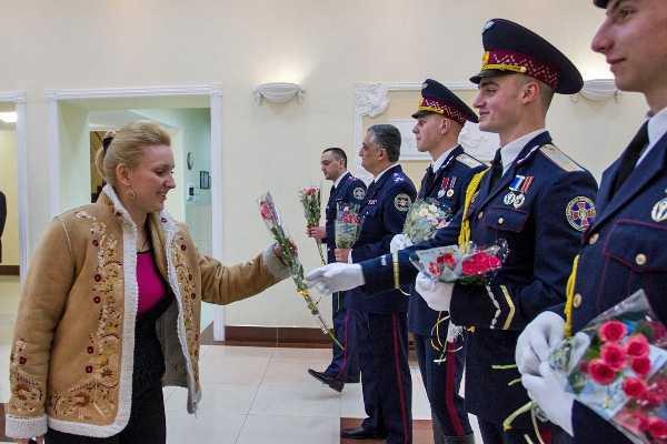 В НА НГУ поздравили женщин с Международным женским днем