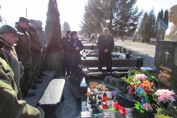 На Тернопольщине почтили память погибшего в Косово земляка-миротворца На Тернопольщине почтили память погибшего в Косово земляка-миротворца