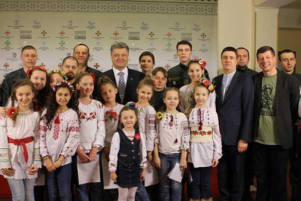 Бойцы Нацгвардии приняли участие в радиомарафоне "Шевченко мобілізує" Бойцы Нацгвардии приняли участие в радиомарафоне "Шевченко мобілізує"