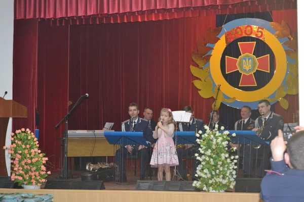 На Харьковщине поздравили с праздником женщин-военнослужащих На Харьковщине поздравили с праздником женщин-военнослужащих