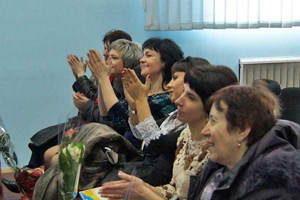 В Одессе прекрасная половина воинской части 3014 получила подарки и поздравления В Одессе прекрасная половина воинской части 3014 получила подарки и поздравления