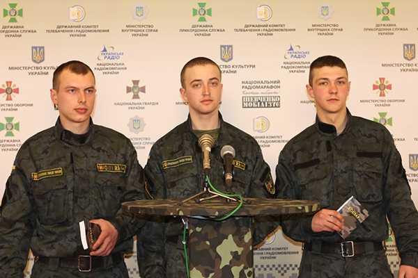 Бойцы Нацгвардии приняли участие в радиомарафоне "Шевченко мобілізує" Бойцы Нацгвардии приняли участие в радиомарафоне "Шевченко мобілізує"