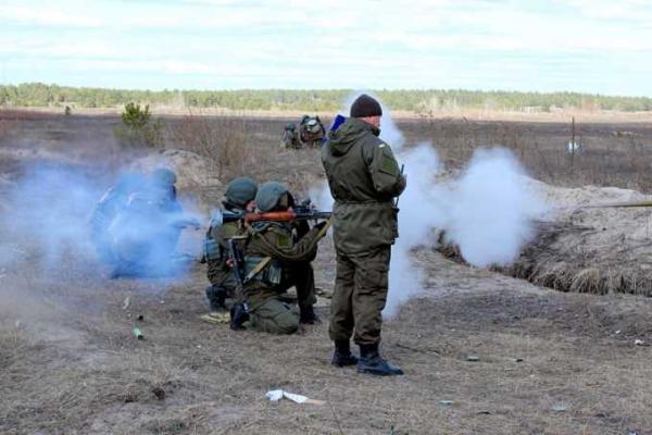 Курсанты-выпускник сдают госэкзамены в НА НГУ
