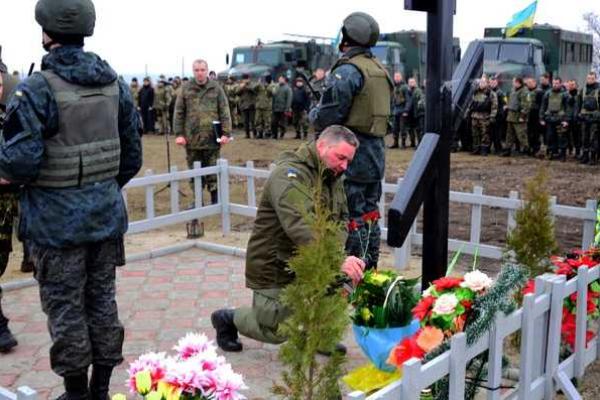 Бойцы Нацгвардии почтили память погибших собратьев Бойцы Нацгвардии почтили память погибших собратьев