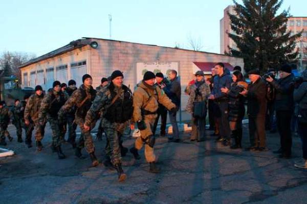 На Тернопольщину вернулись с Донбасса бойцы Нацгвардии На Тернопольщину вернулись с Донбасса бойцы Нацгвардии
