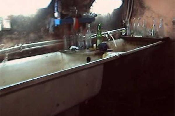 Предприимчивые полтавчане наладили подпольный "бизнес" по изготовлению ликеро-водочной продукции Предприимчивые полтавчане наладили подпольный "бизнес" по изготовлению ликеро-водочной продукции