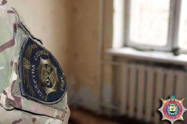 В нежилой комнате мариупольского общежития обнаружен снаряд В нежилой комнате мариупольского общежития обнаружен снаряд