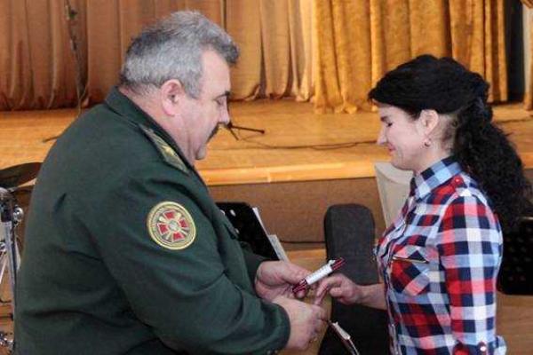 Прекрасную половину воинских коллективов поздравили в частях Северного ОТО 