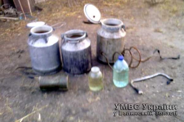 На Волыни продолжается борьба с "зеленым змием" На Волыни продолжается борьба с "зеленым змием"