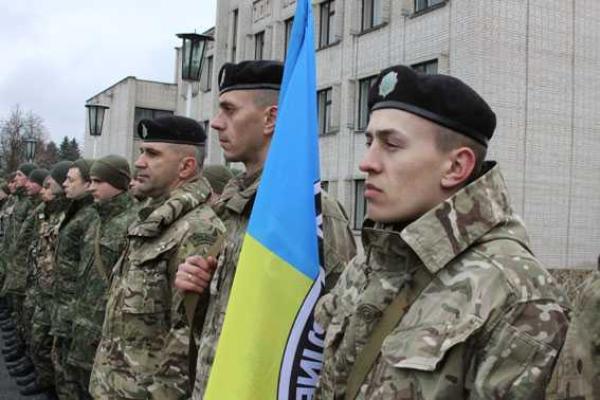 Родные, коллеги и друзья проводили на опасный Восток винницких правоохранителей Родные, коллеги и друзья проводили на опасный Восток винницких правоохранителей