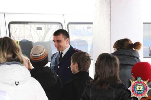 Дети из Дебальцево продолжат обучение и оздоровление на Днепропетровщине Дети из Дебальцево продолжат обучение и оздоровление на Днепропетровщине