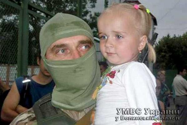 На Волыни в последний путь проводили земляка, погибшего под Иловайском На Волыни в последний путь проводили земляка, погибшего под Иловайском