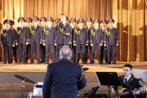 Прекрасную половину воинских коллективов поздравили в частях Северного ОТО 