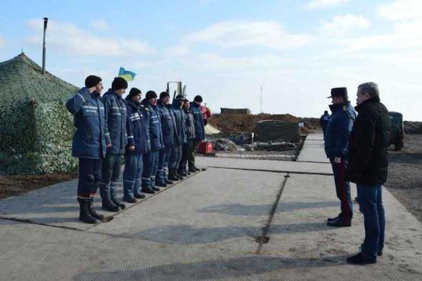 Днепропетровские спасатели в очередной раз отправились в прифронтовую зону Днепропетровские спасатели в очередной раз отправились в прифронтовую зону
