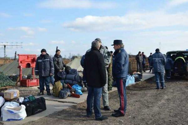 Днепропетровские спасатели в очередной раз отправились в прифронтовую зону Днепропетровские спасатели в очередной раз отправились в прифронтовую зону