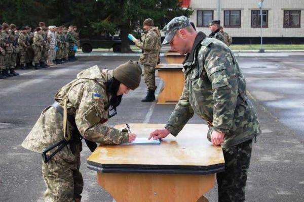 На Ровенском полигоне состоялось торжественное принятие присяги мобилизованными бойцами На Ровенском полигоне состоялось торжественное принятие присяги мобилизованными бойцами