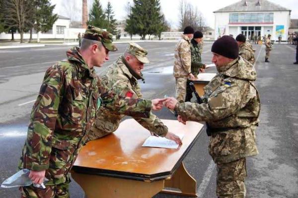 На Ровенском полигоне состоялось торжественное принятие присяги мобилизованными бойцами На Ровенском полигоне состоялось торжественное принятие присяги мобилизованными бойцами