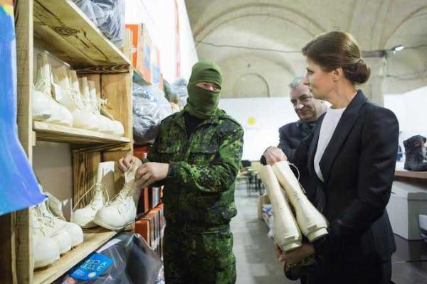 Поддержка армии - это дело чести для каждого гражданина - Марина Порошенко