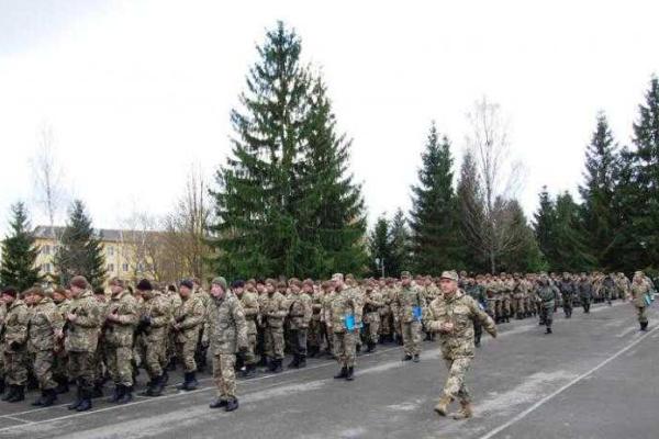 На Ровенском полигоне состоялось торжественное принятие присяги мобилизованными бойцами На Ровенском полигоне состоялось торжественное принятие присяги мобилизованными бойцами