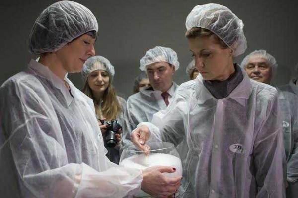 Марина Порошенко посетила открытие инновационного производства на "Фармацевтической фирме "Дарница"