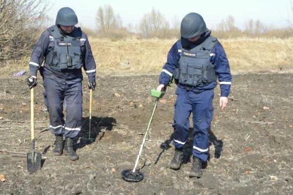 На Черниговщине спасатели обезвредили опасные "сюрпризы" прошедшей войны На Черниговщине спасатели обезвредили опасные "сюрпризы" прошедшей войны