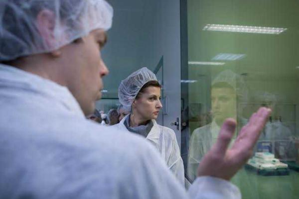 Марина Порошенко посетила открытие инновационного производства на "Фармацевтической фирме "Дарница"