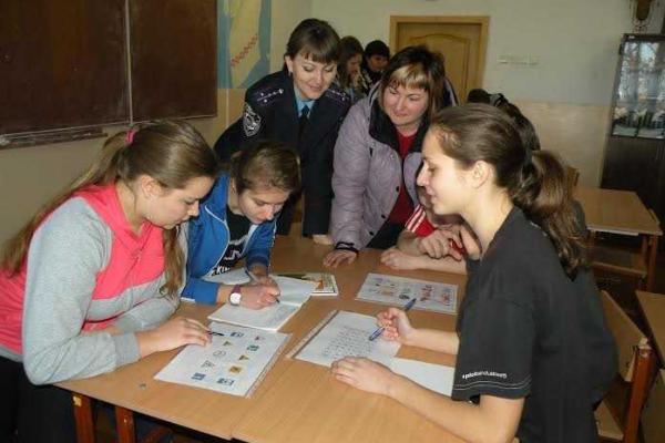 Квест для николаевских школьников провели общественная организация, работники ГАИ и милиции Квест для николаевских школьников провели общественная организация, работники ГАИ и милиции