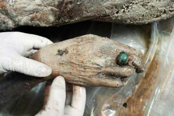 В Китае обнаружена древняя мумия женщины