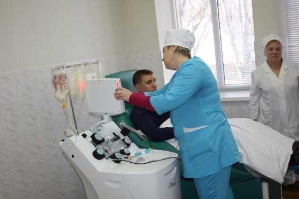 Запорожские милиционеры и курсанты сдали кровь для онкобольных малышей