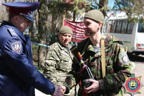 На малую Родину из зоны АТО возвращается сводный отряд львовских правоохранителей На малую Родину из зоны АТО возвращается сводный отряд львовских правоохранителей
