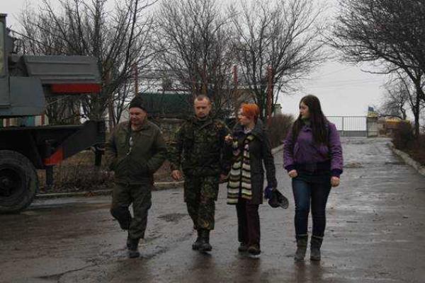 К людям в камуфляже в Славянске отношение неоднозначное... К людям в камуфляже в Славянске отношение неоднозначное...