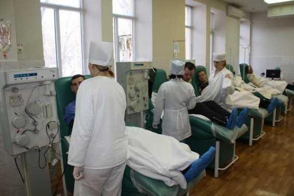 Запорожские милиционеры и курсанты сдали кровь для онкобольных малышей