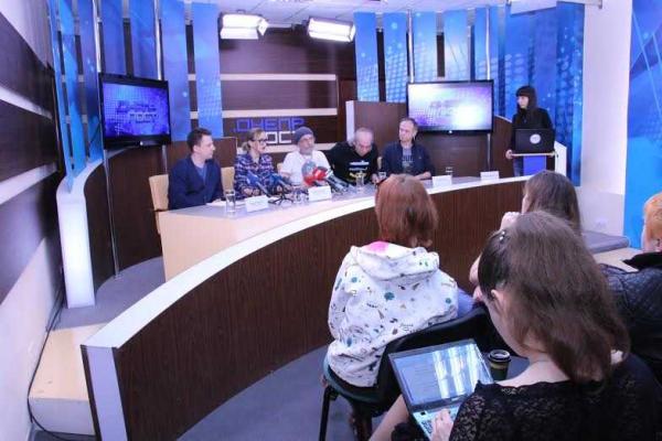 Группа "Братья Гадюкины" даст в Днепропетровске благотворительный концерт Группа "Братья Гадюкины" даст в Днепропетровске благотворительный концерт