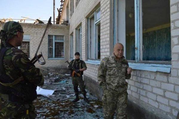 Глава Луганщины посетил с инспекцией прифронтовые села Глава Луганщины посетил с инспекцией прифронтовые села