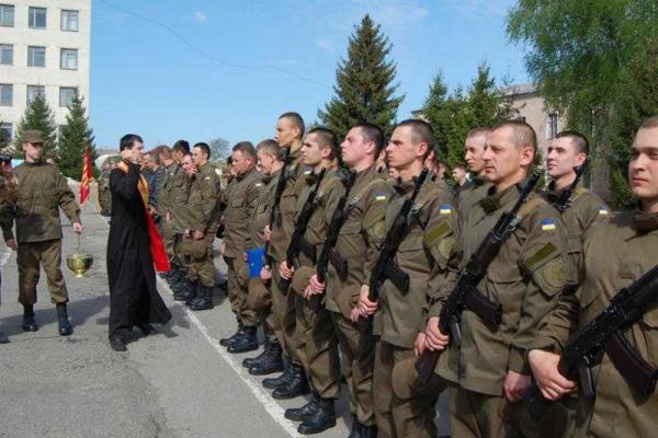 На Львовщине состоялся торжественный ритуал принятия Военной присяги молодыми нацгвардейцами На Львовщине состоялся торжественный ритуал принятия Военной присяги молодыми нацгвардейцами