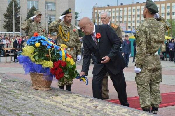 Жители и гости Северодонецка торжественно и весело отметили День Победы Жители и гости Северодонецка торжественно и весело отметили День Победы
