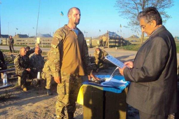Украинцы вступают в ряды ОУН и отправляются на защиту Родины Украинцы вступают в ряды ОУН и отправляются на защиту Родины