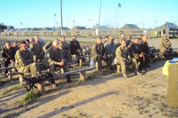 Украинцы вступают в ряды ОУН и отправляются на защиту Родины Украинцы вступают в ряды ОУН и отправляются на защиту Родины