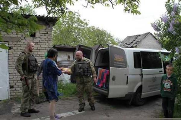 В прифронтовую Авдеевку бойцами ВСУ доставлен очередной груз "гуманитарки"