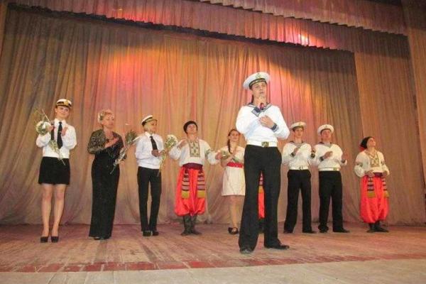 Военные артисты подарили свое мастерство защитникам Родины в прифронтовом Мариуполе