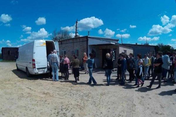 Украинские военные на Донбассе не оставляют в беде местных жителей и переселенцев