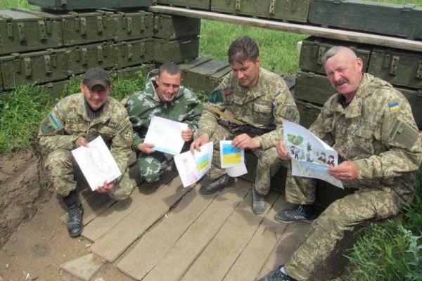 Маленькие украинцы поднимают дух бойцов на передовой искренними пожеланиями Маленькие украинцы поднимают дух бойцов на передовой искренними пожеланиями